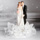 Sposi eleganti con bouquet e pizzo per torte